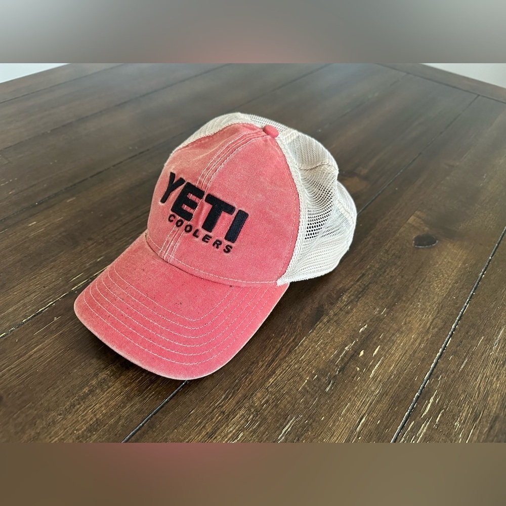 Yeti hat - Picture 3 of 10